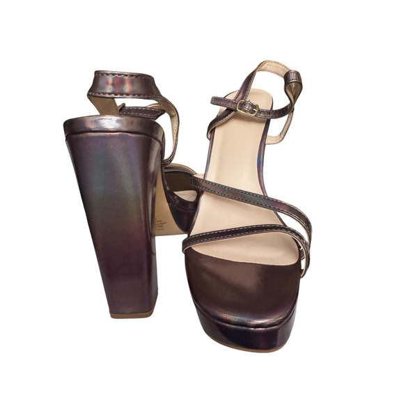 H by Halston Sardinia Sandals - Picture 10 of 12